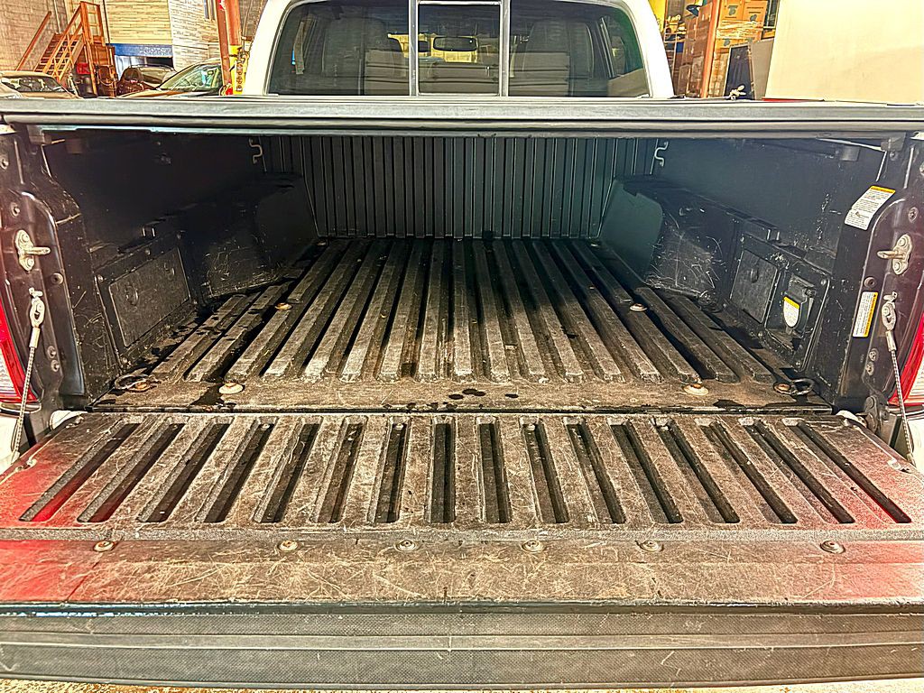 2016 Toyota Tacoma Image 23