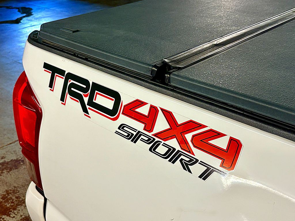2016 Toyota Tacoma Image 26