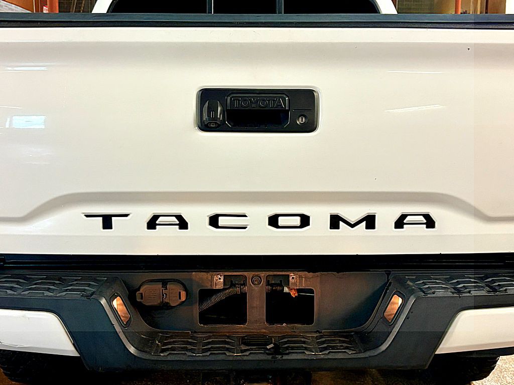 2016 Toyota Tacoma Image 27