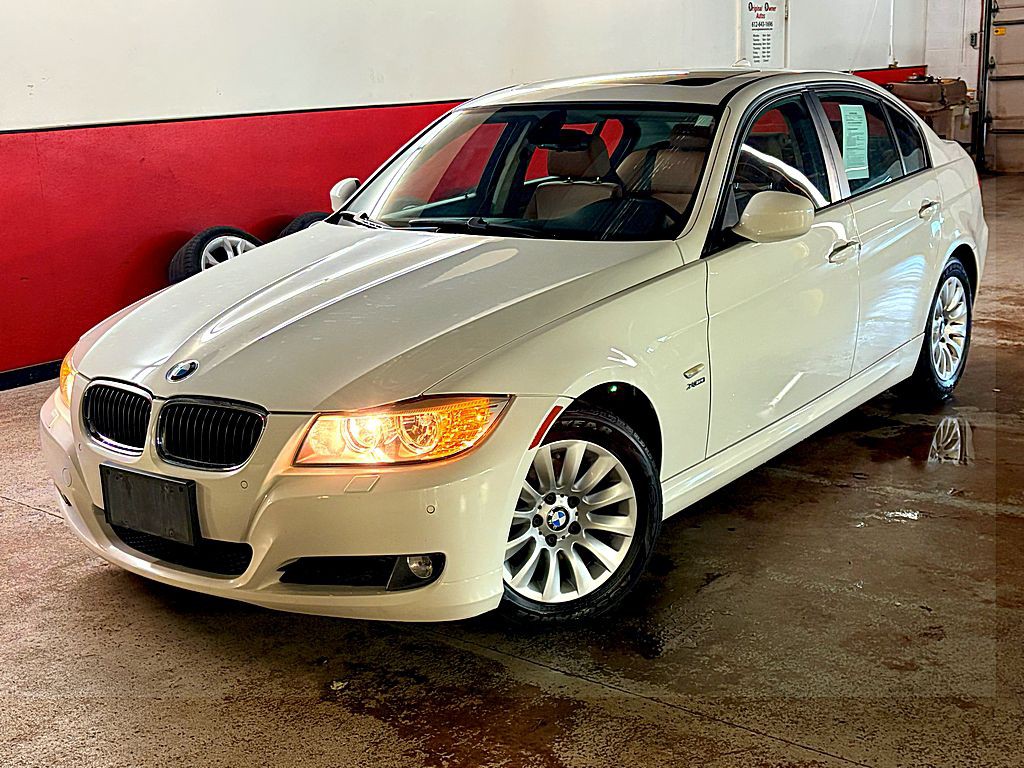 2009 BMW 3 Series Image 1