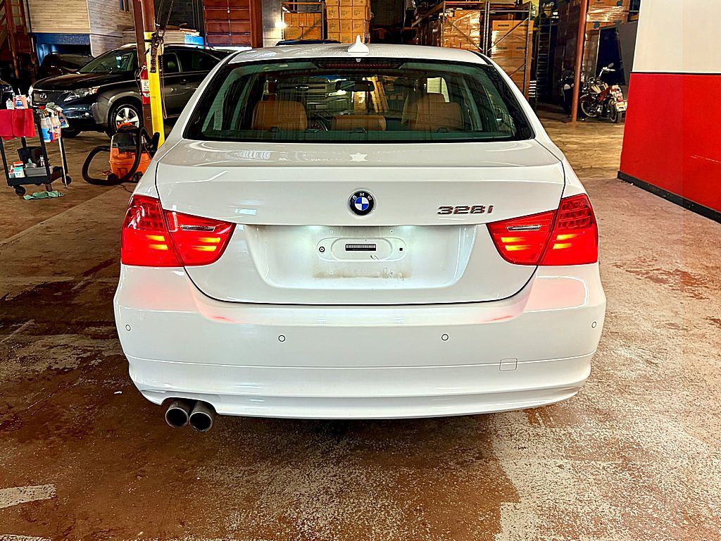 2009 BMW 3 Series Image 6