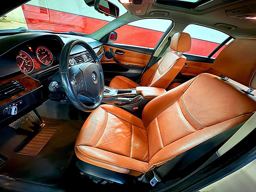 2009 BMW 3 Series Image 11