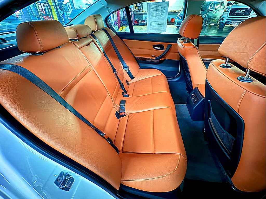 2009 BMW 3 Series Image 21