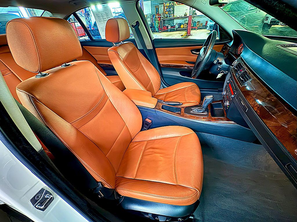 2009 BMW 3 Series Image 22