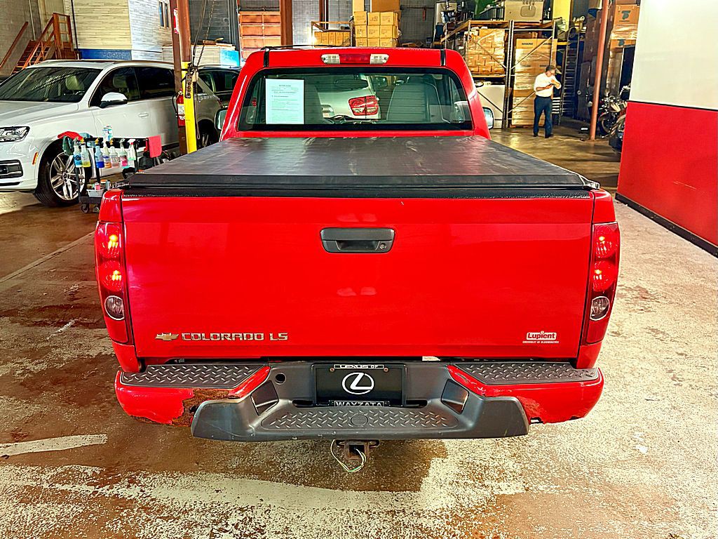 2004 Chevrolet Colorado Image 6