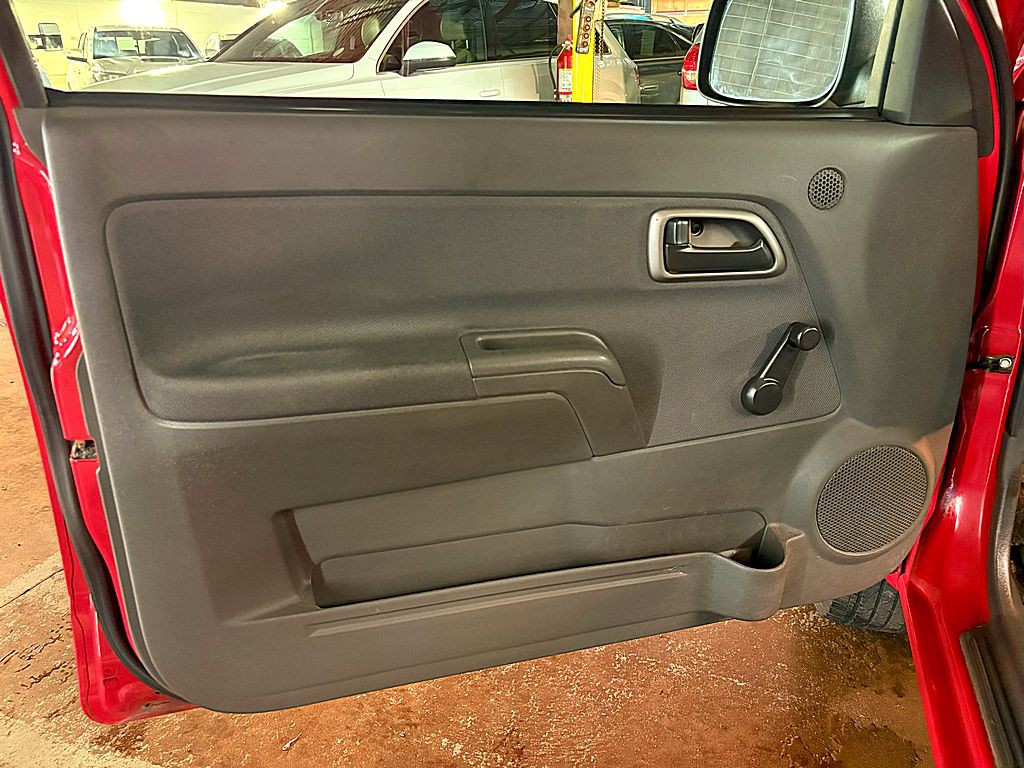 2004 Chevrolet Colorado Image 15