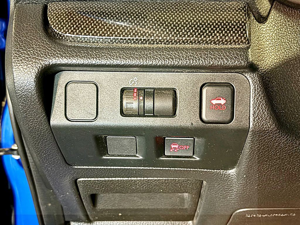 2015 Subaru WRX Image 17