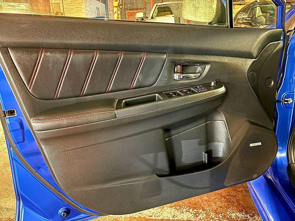 2015 Subaru WRX Image 18