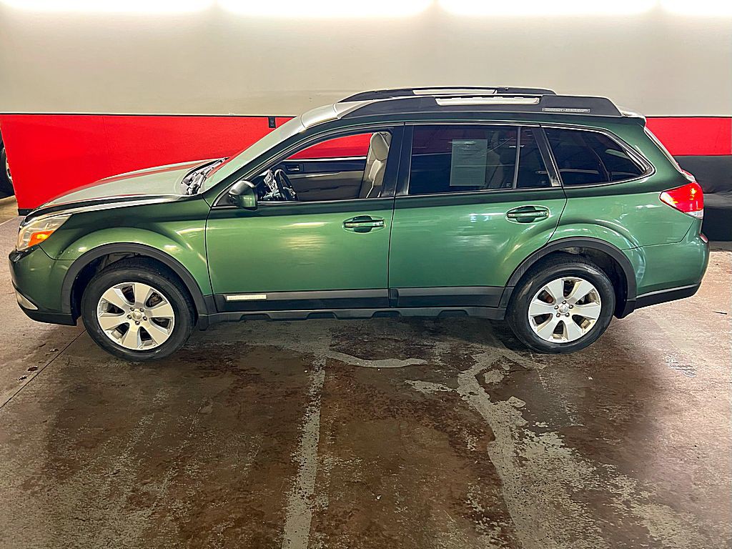 2011 Subaru Outback Image 3