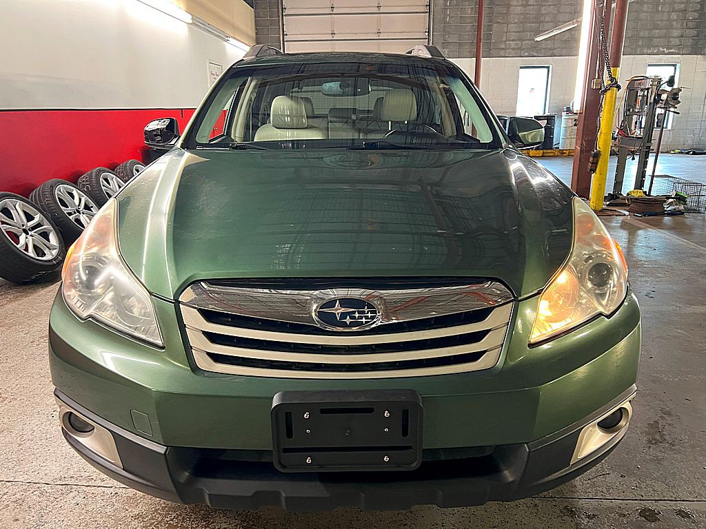 2011 Subaru Outback Image 4