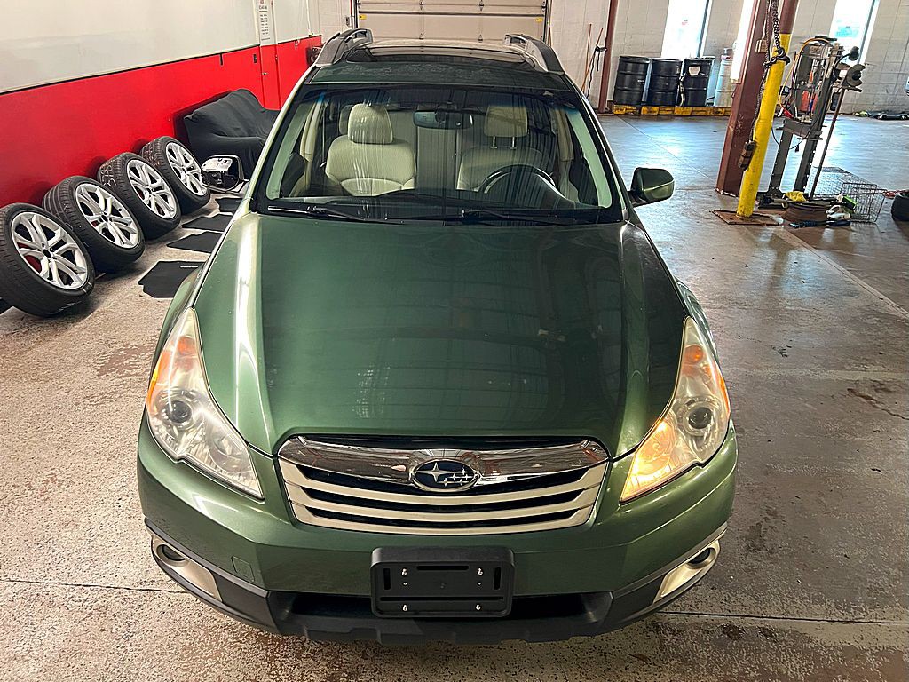 2011 Subaru Outback Image 5