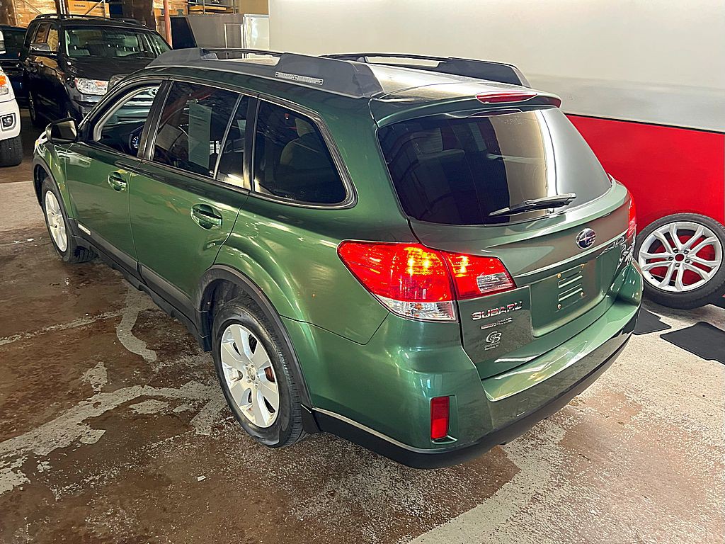 2011 Subaru Outback Image 7