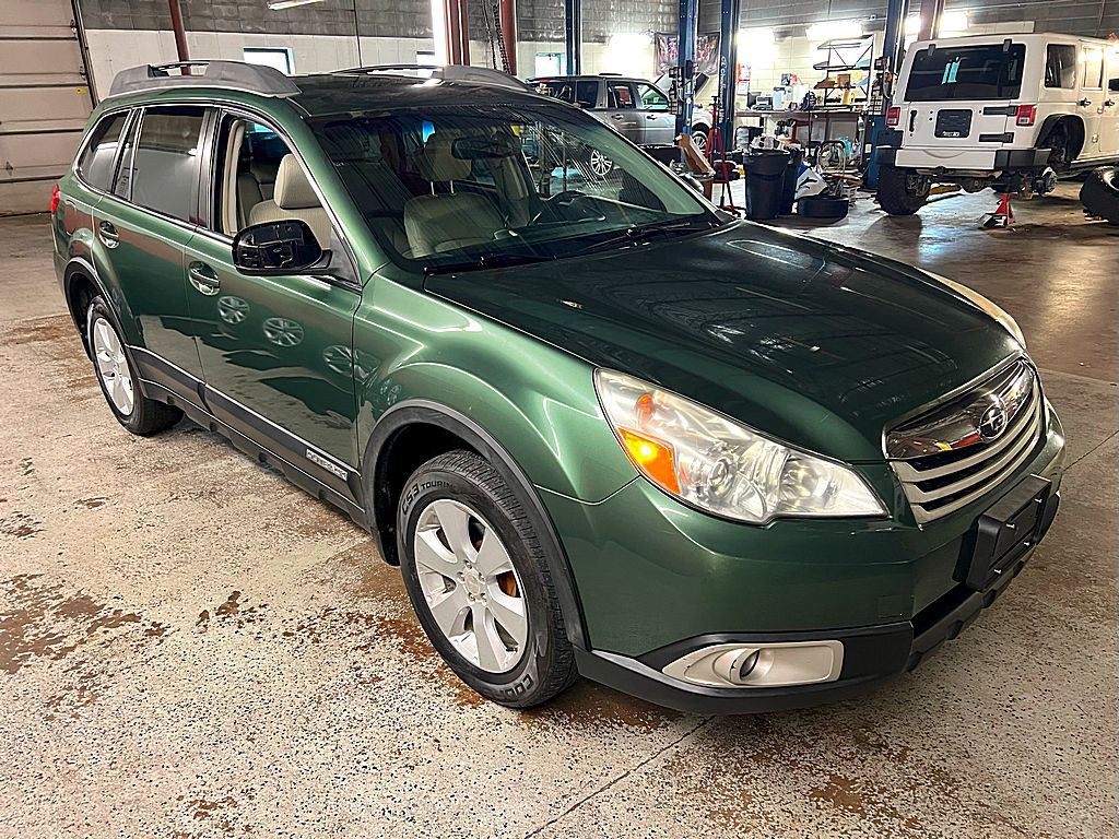 2011 Subaru Outback Image 9