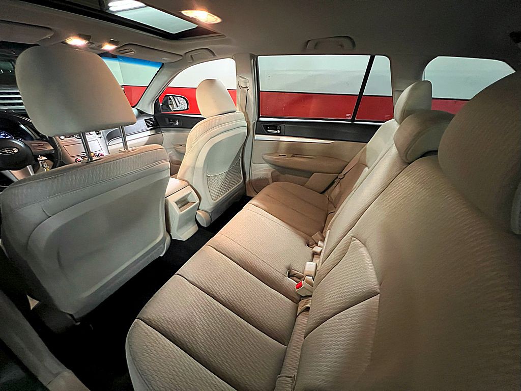 2011 Subaru Outback Image 14