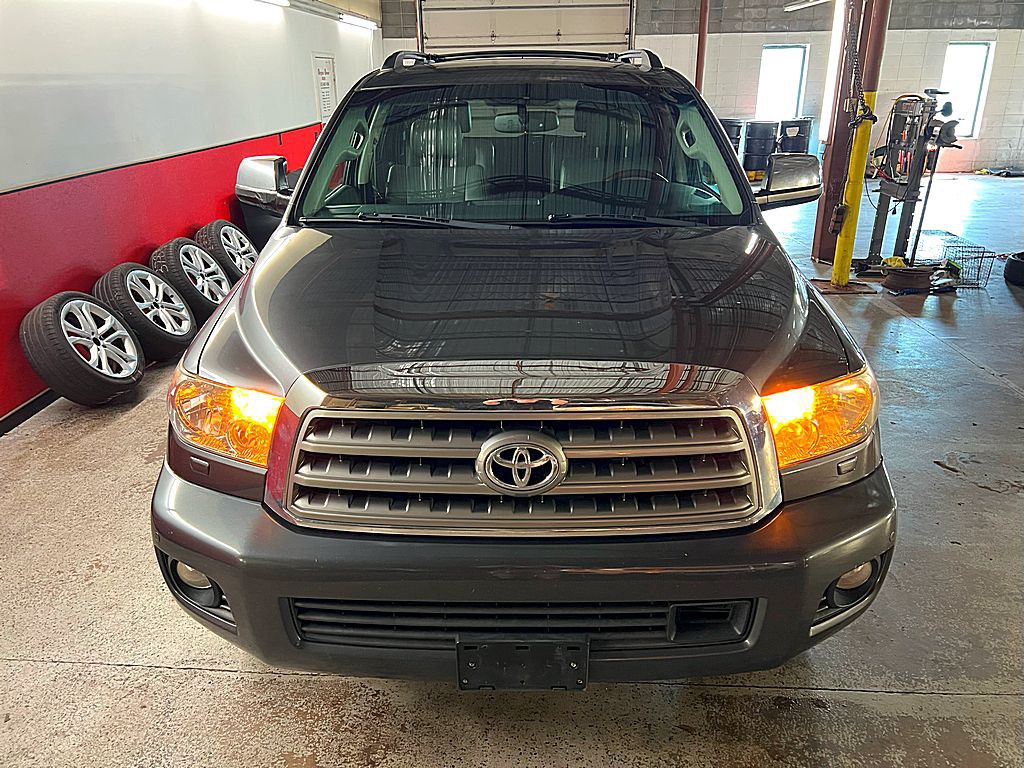 2016 Toyota Sequoia Image 5