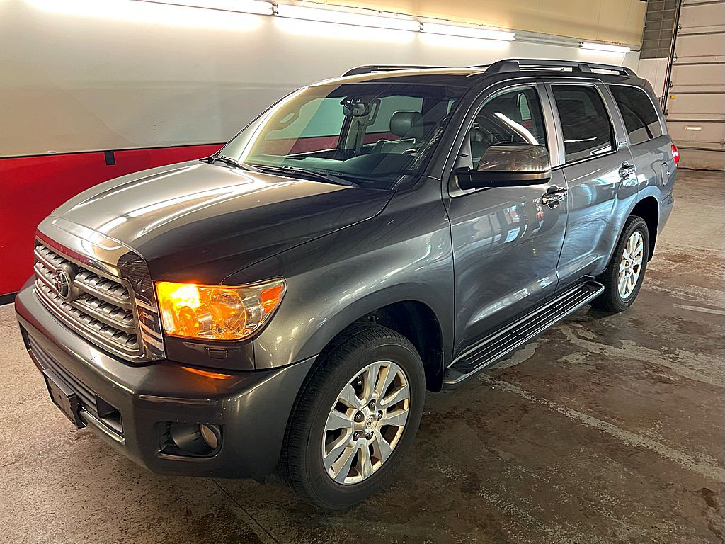 2016 Toyota Sequoia Image 9