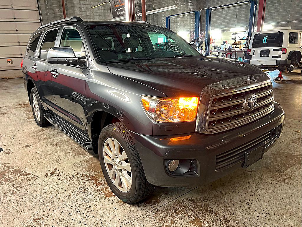 2016 Toyota Sequoia Image 12