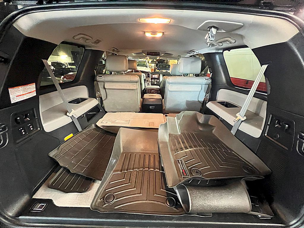 2016 Toyota Sequoia Image 30
