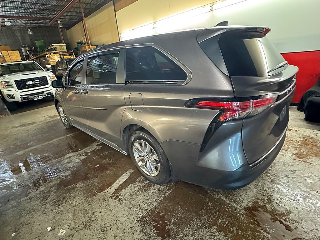 2021 Toyota Sienna Image 5