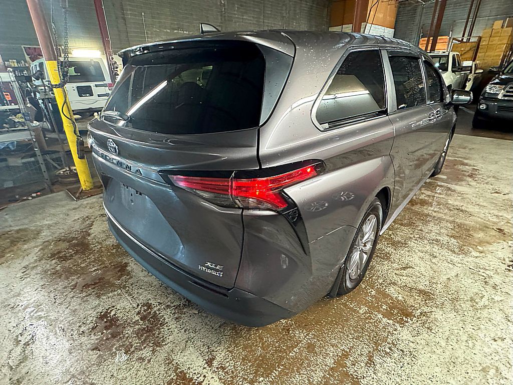 2021 Toyota Sienna Image 7