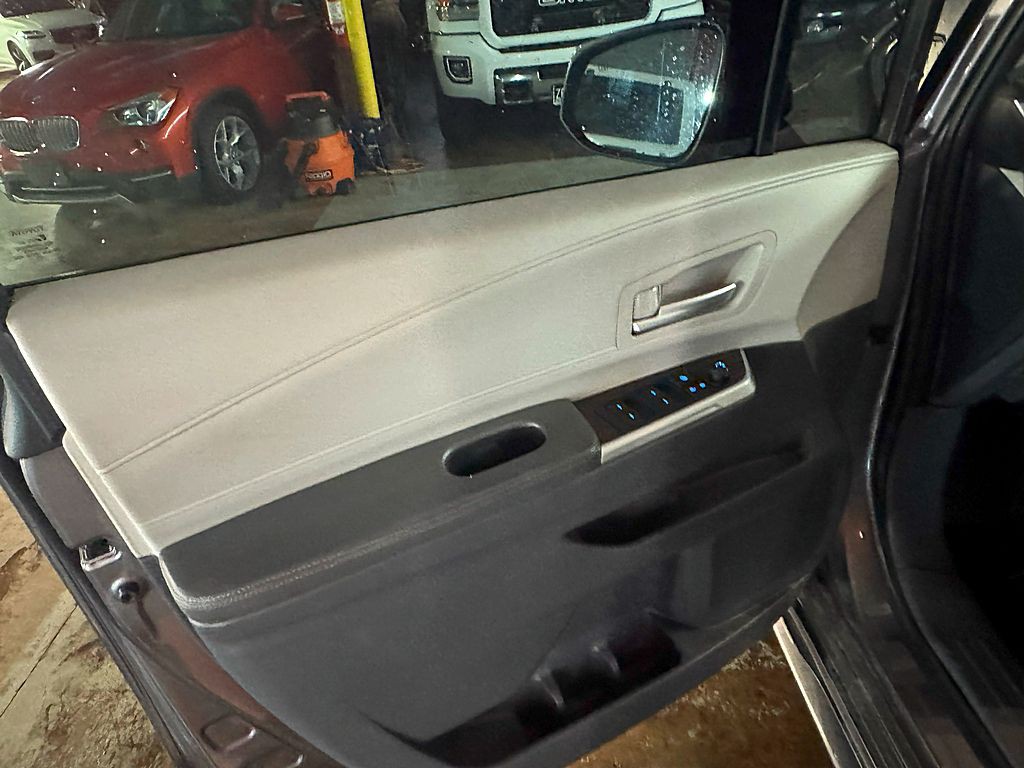 2021 Toyota Sienna Image 10