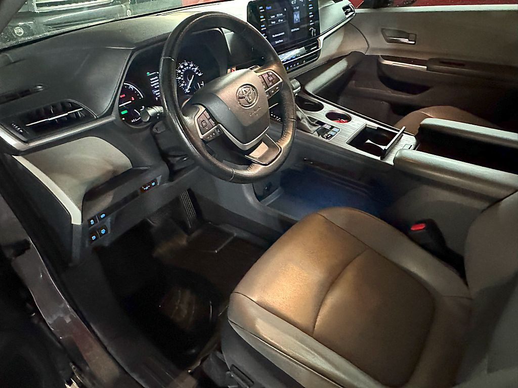 2021 Toyota Sienna Image 11