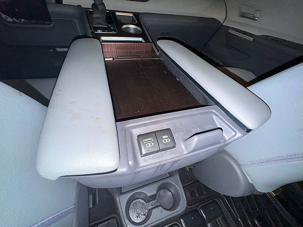 2021 Toyota Sienna Image 19