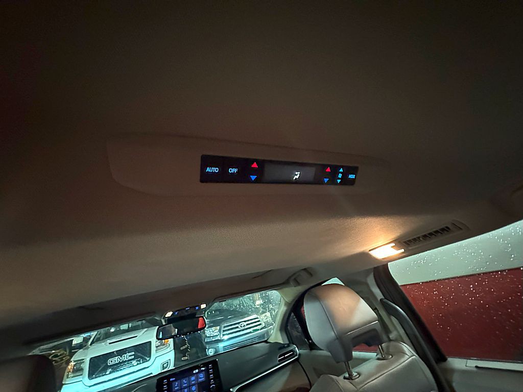 2021 Toyota Sienna Image 20