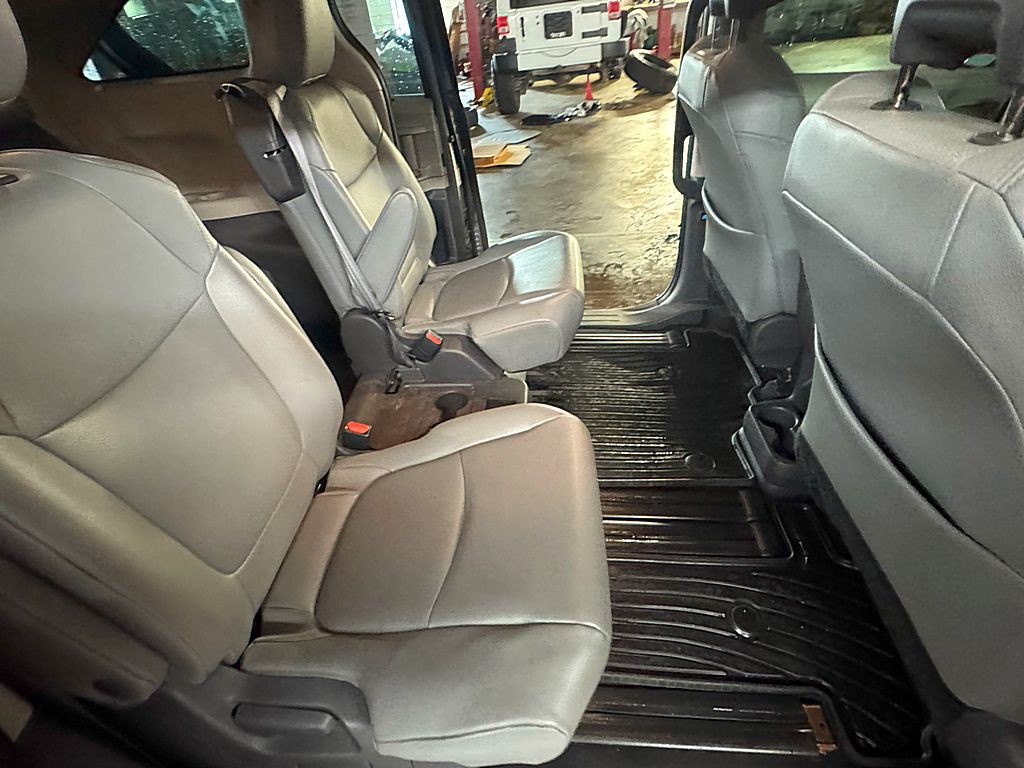 2021 Toyota Sienna Image 21