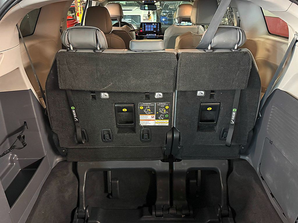 2021 Toyota Sienna Image 28