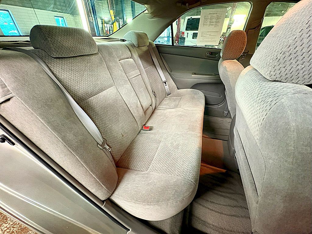 2003 Toyota Camry Image 18