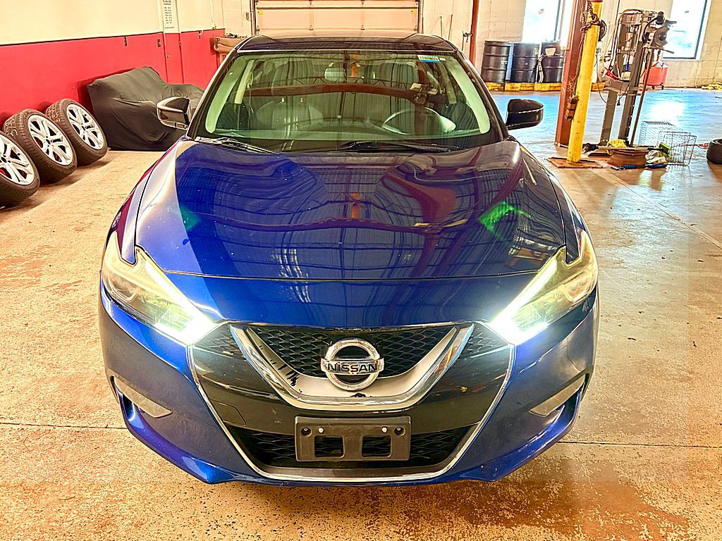 2016 Nissan Maxima Image 9