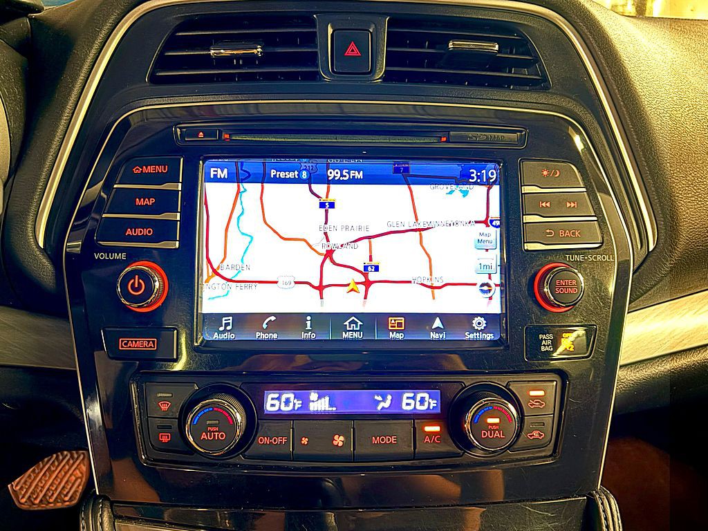 2016 Nissan Maxima Image 13