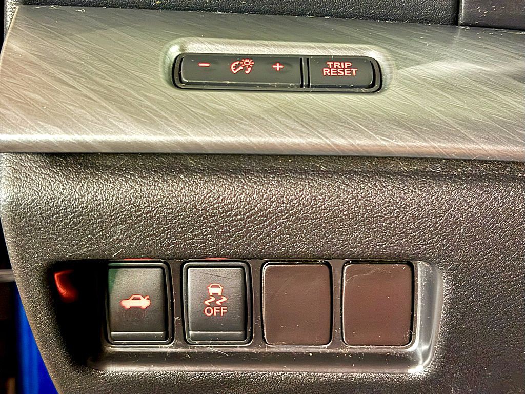2016 Nissan Maxima Image 15