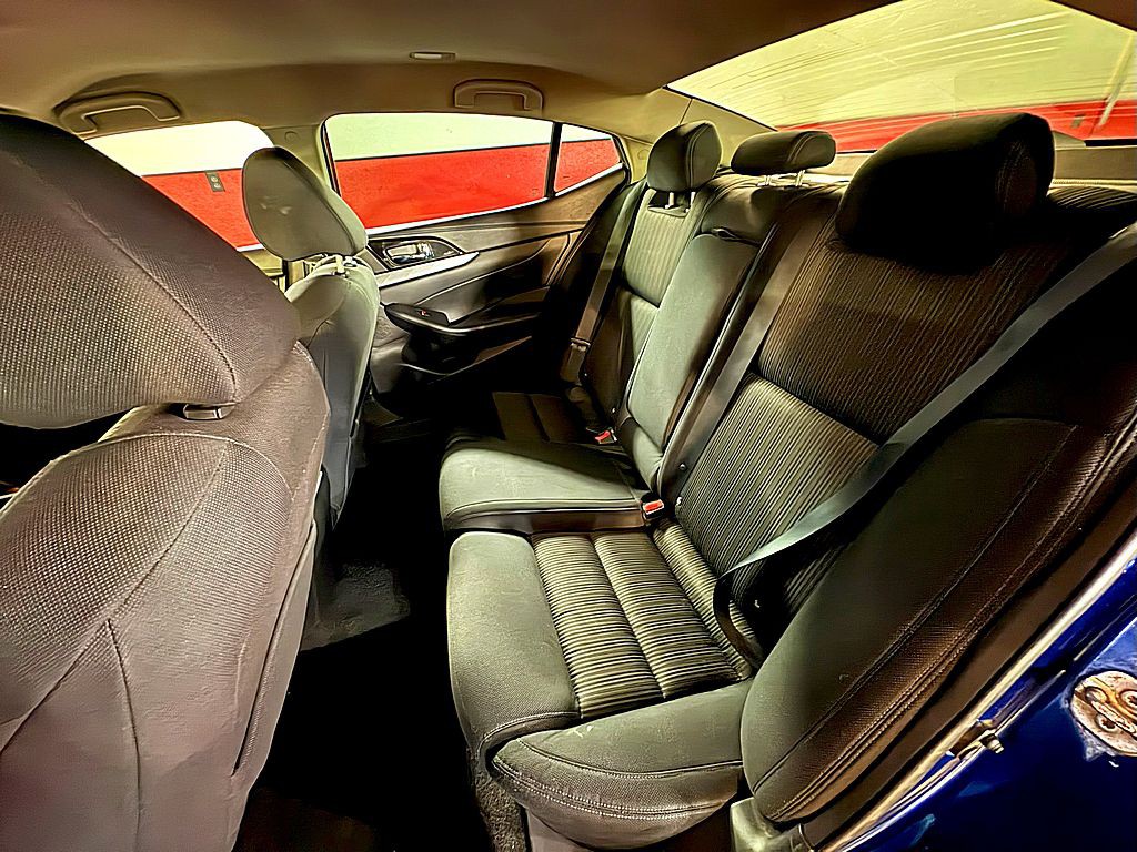 2016 Nissan Maxima Image 16