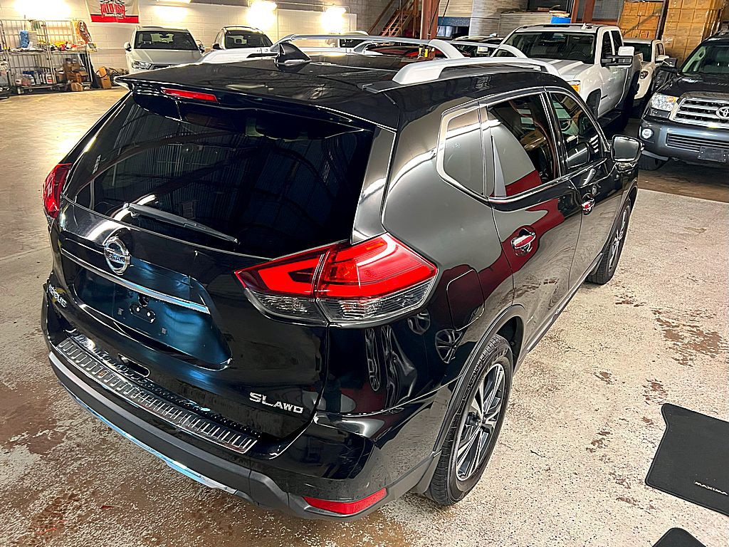2017 Nissan Rogue Image 10