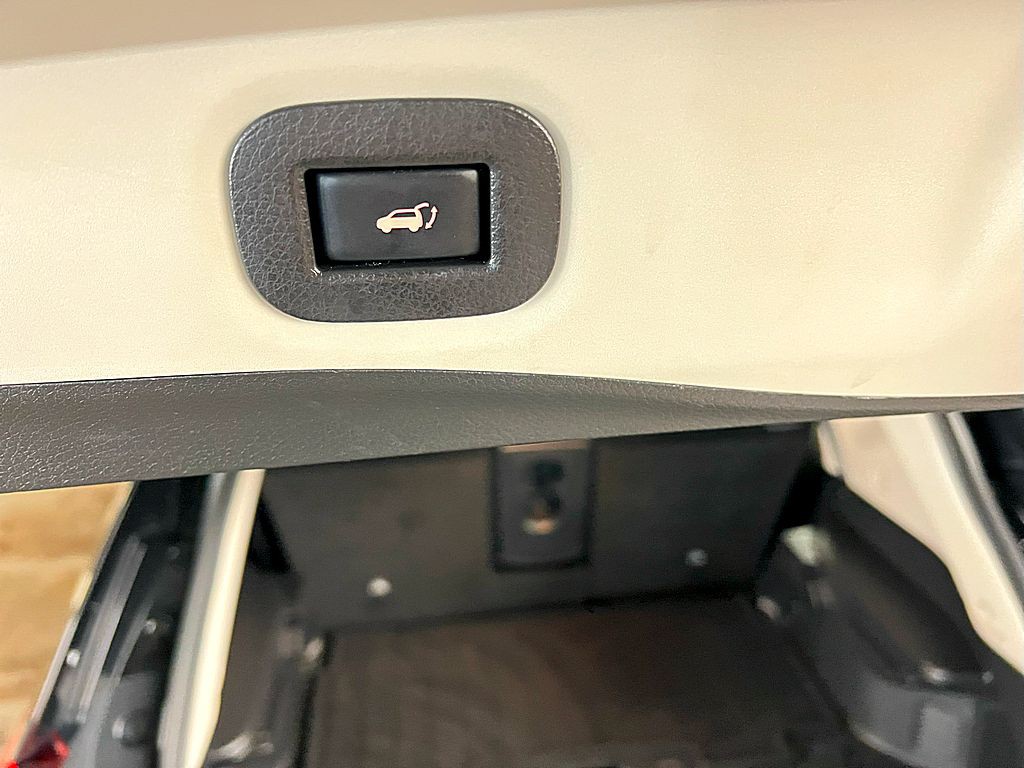 2017 Nissan Rogue Image 26