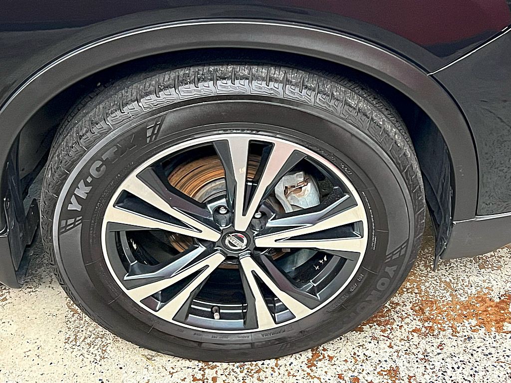 2017 Nissan Rogue Image 29