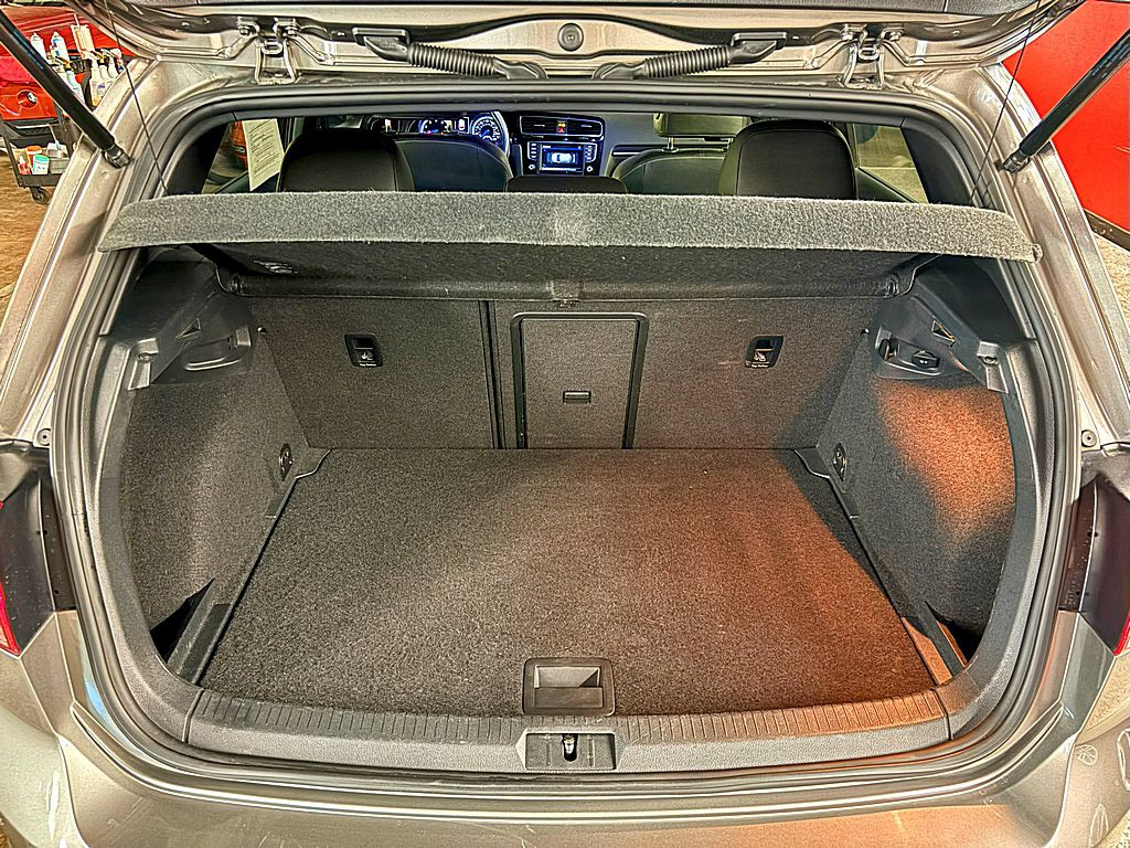 2017 Volkswagen Golf Image 21