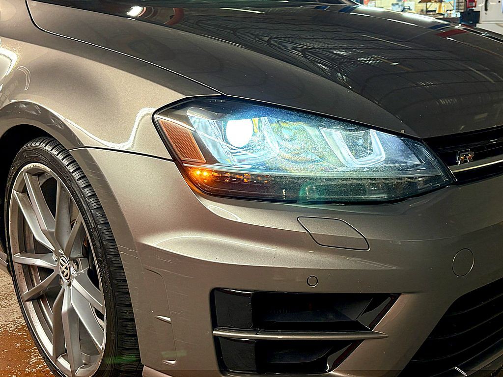 2017 Volkswagen Golf Image 25