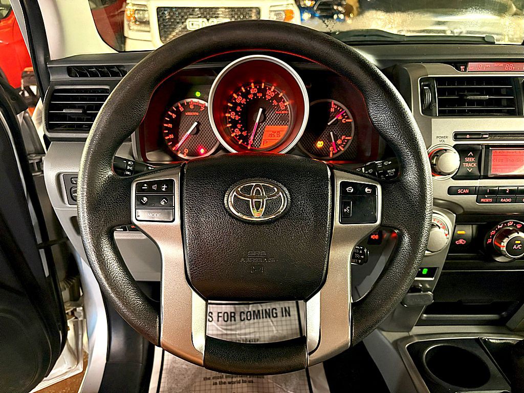 2011 Toyota 4Runner Image 12