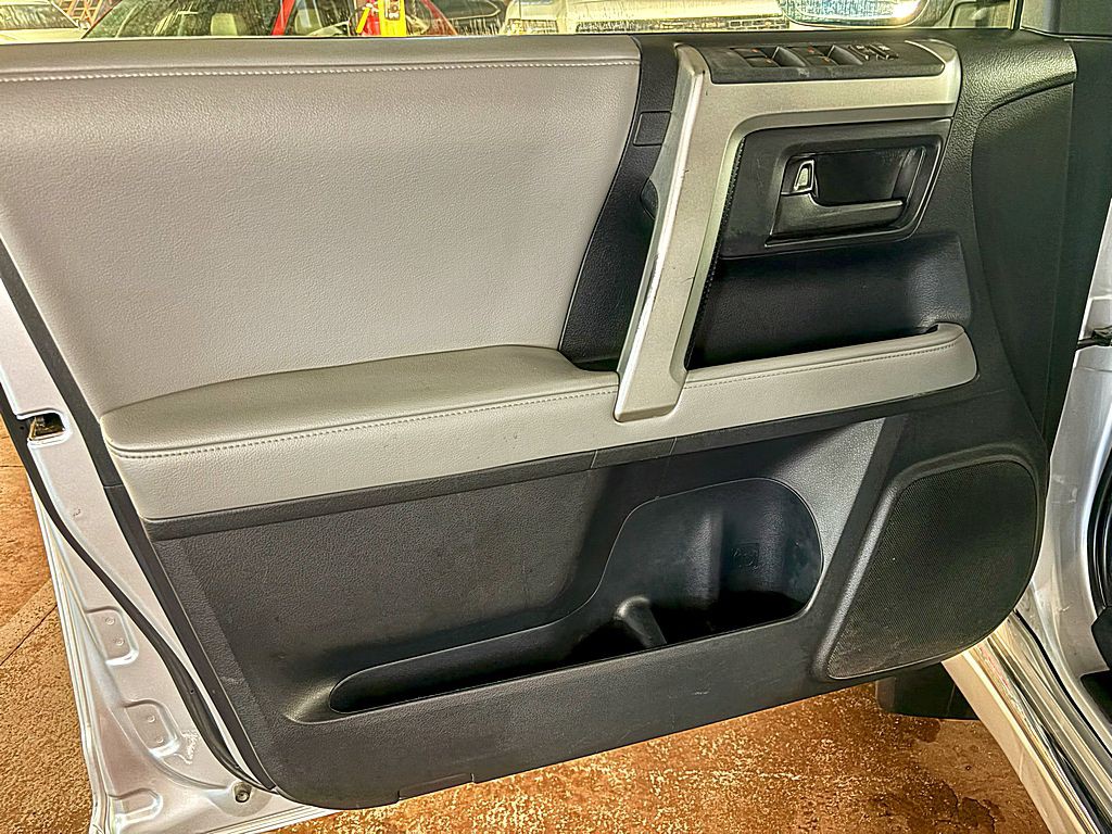 2011 Toyota 4Runner Image 19
