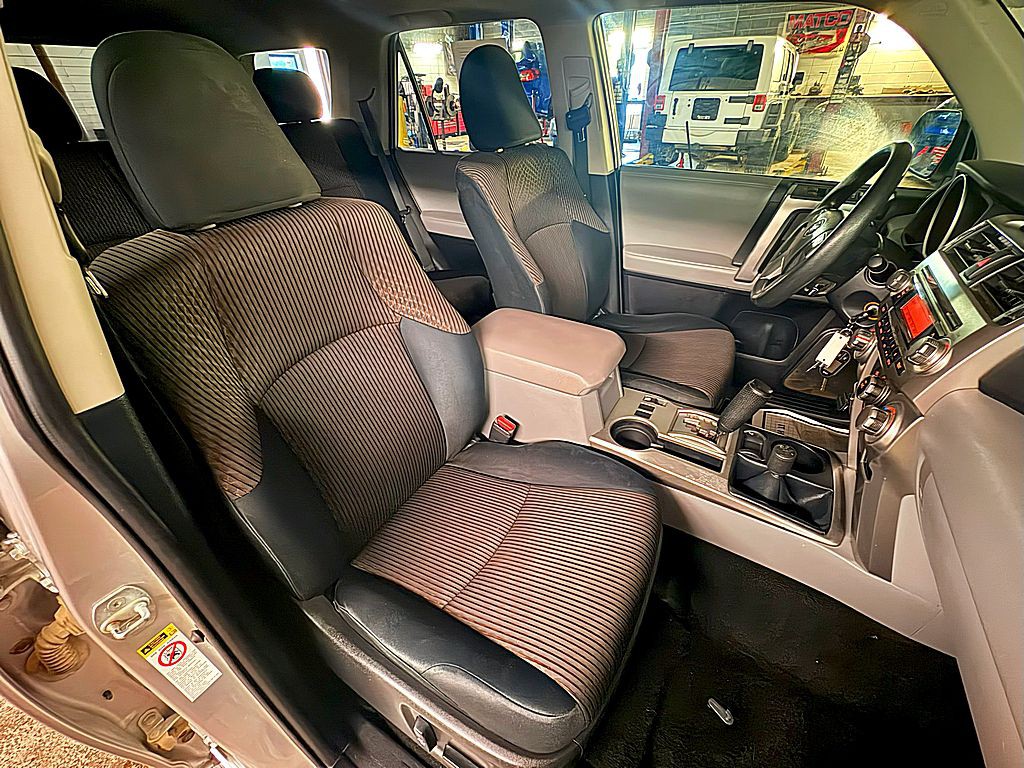 2011 Toyota 4Runner Image 27