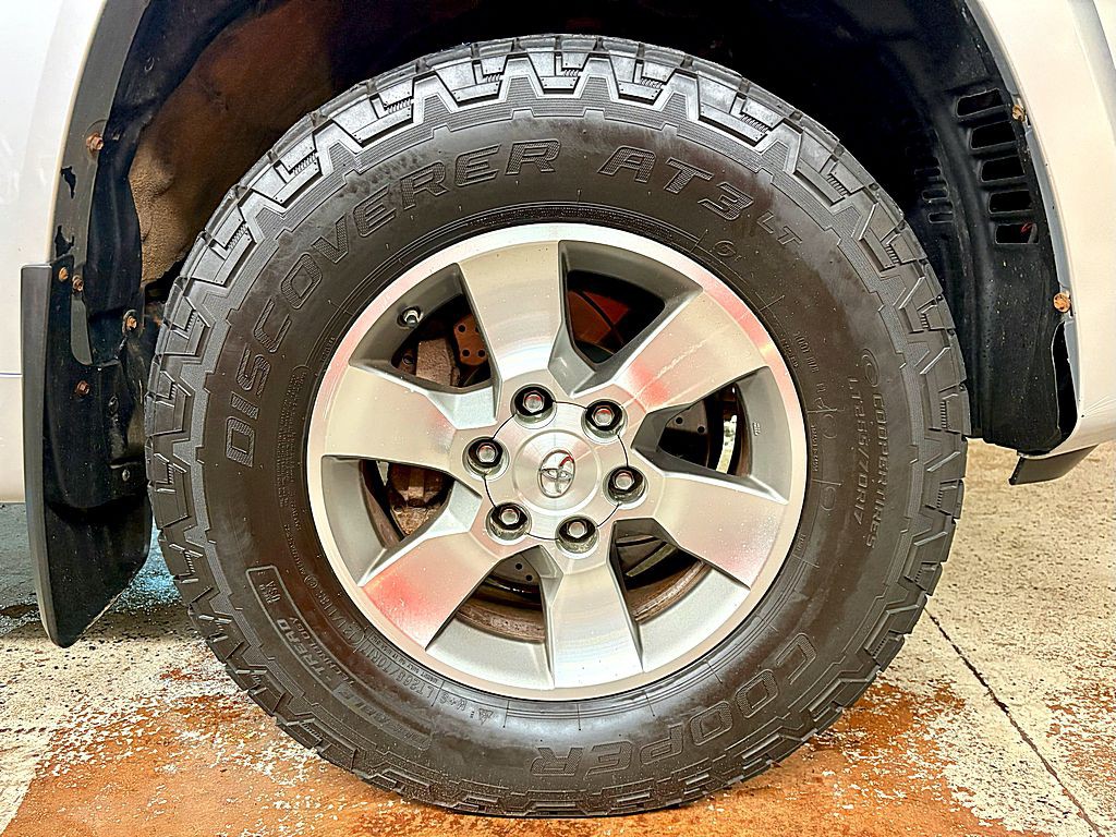 2011 Toyota 4Runner Image 28