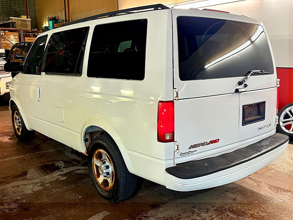 2005 Chevrolet Astro Image 5