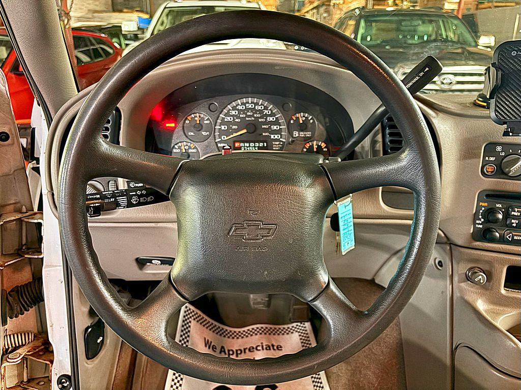 2005 Chevrolet Astro Image 10
