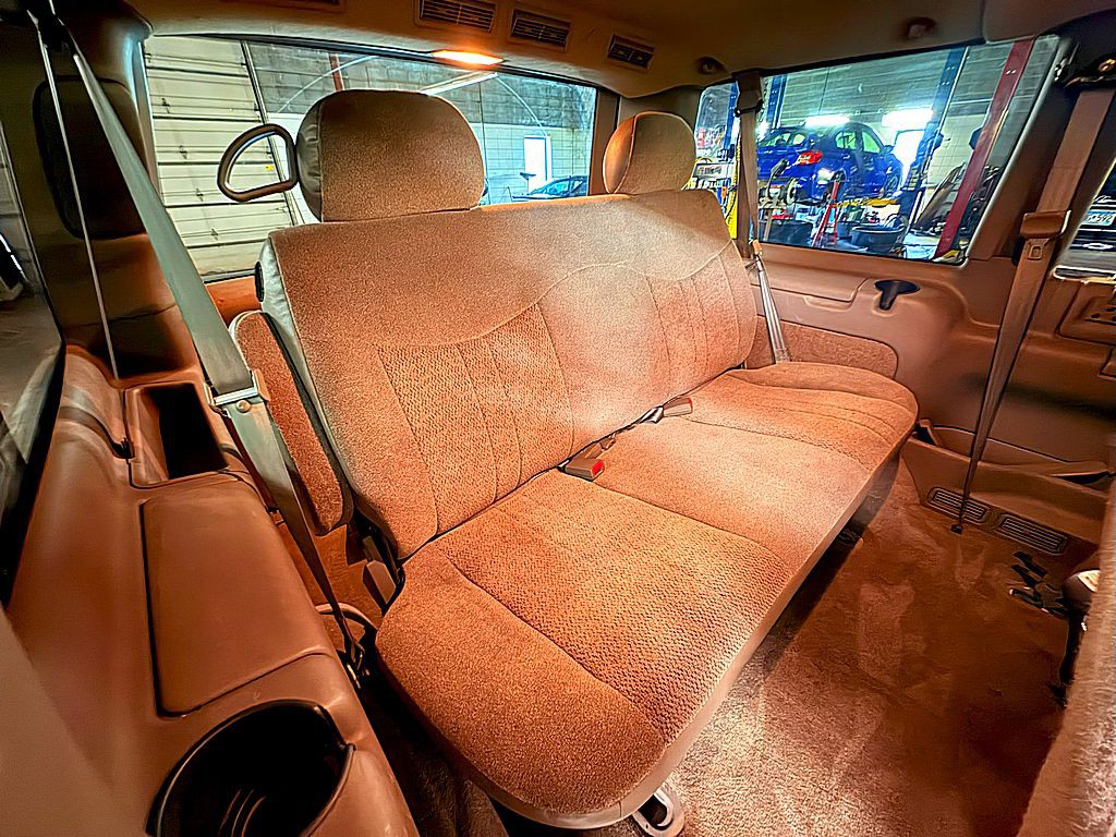 2005 Chevrolet Astro Image 20