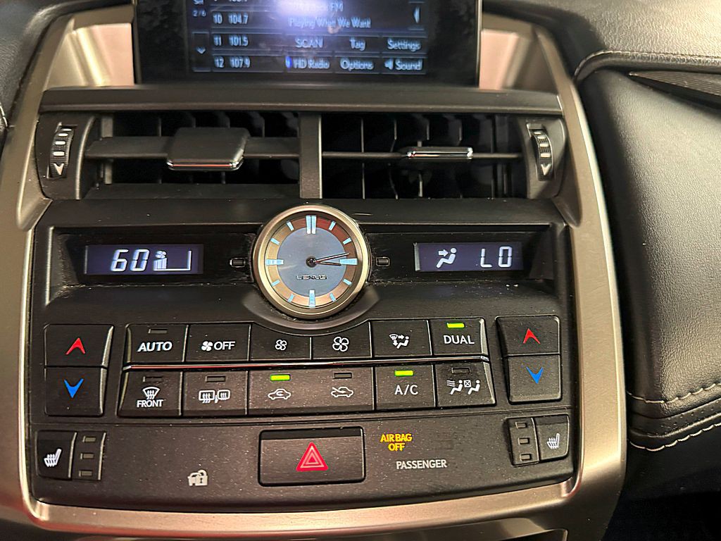 2015 Lexus NX Image 15