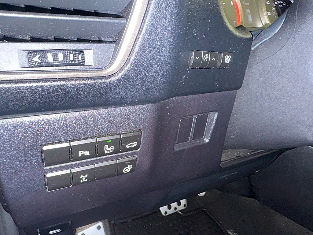 2015 Lexus NX Image 19