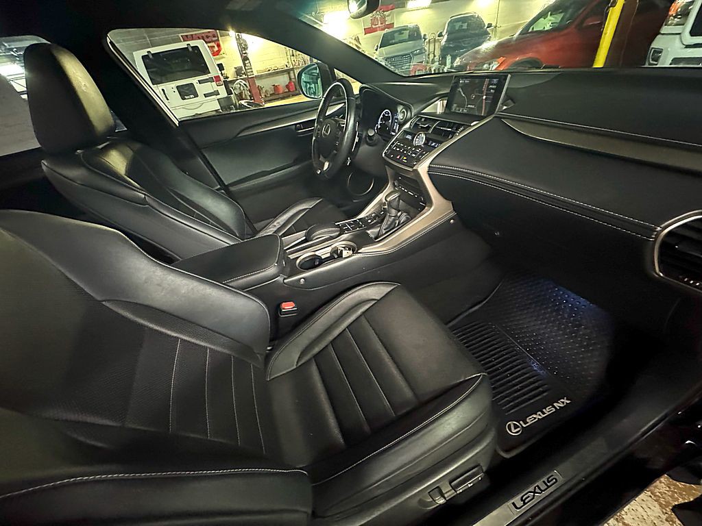 2015 Lexus NX Image 24